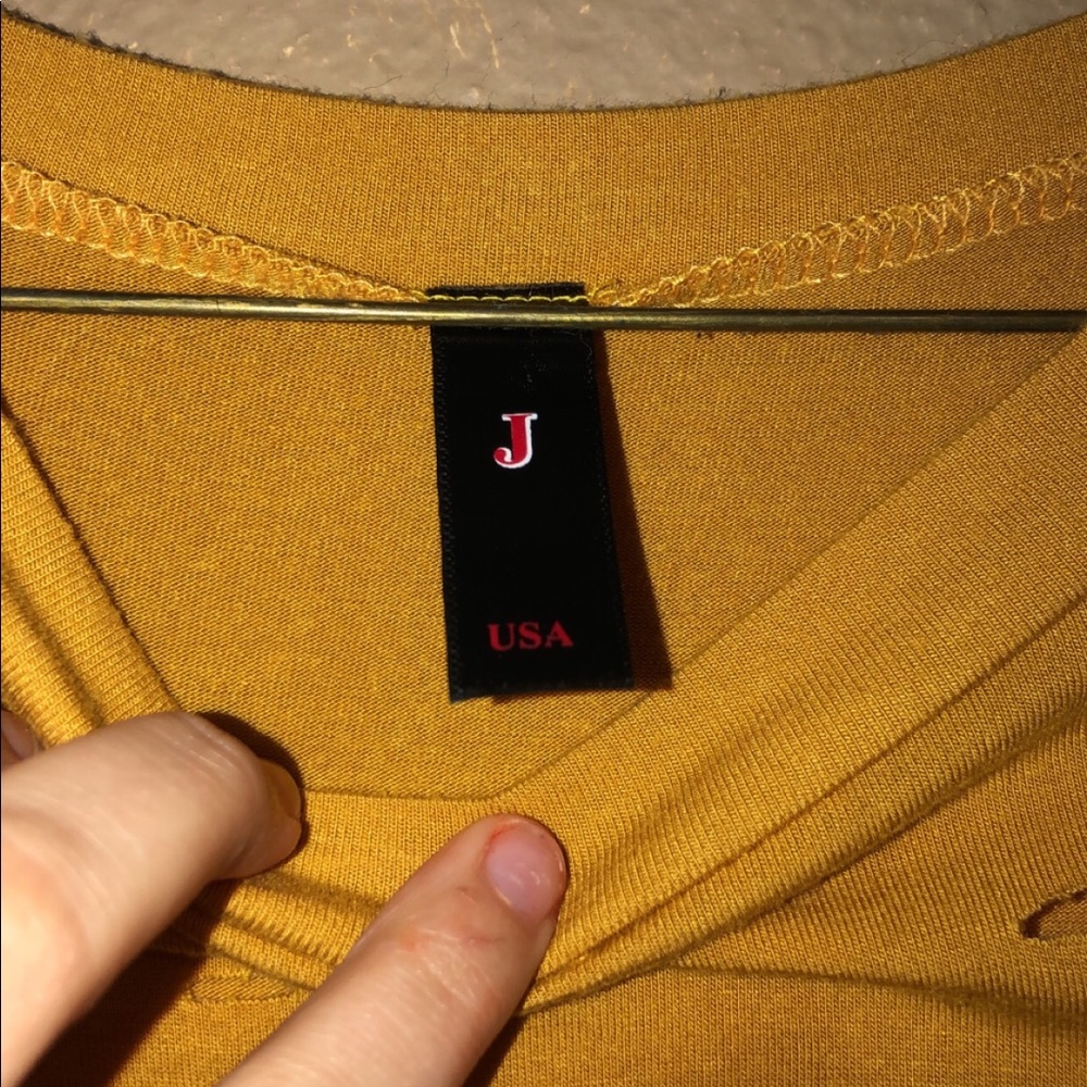 crop top - Picture 2 of 2